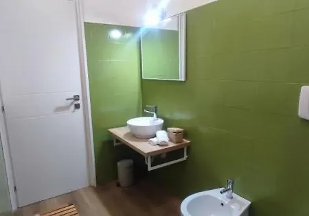 2 Bedroom Gem Near Fast Wi Fi Kademy House