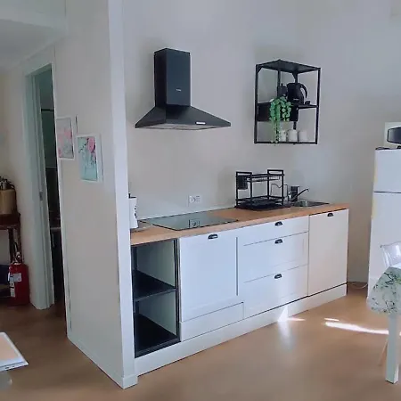 2 Bedroom Gem Near Fast Wi Fi Kademy House