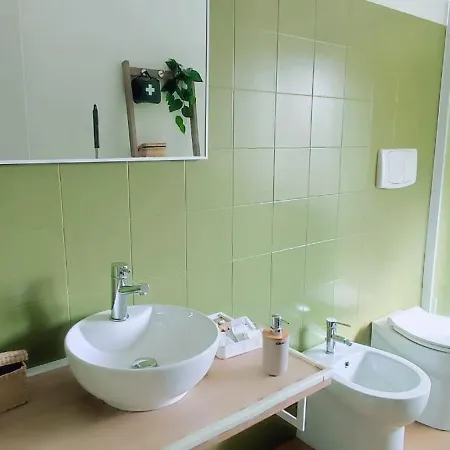 Apartment 2 Bedroom Gem Near Fast Wi Fi Kademy House *