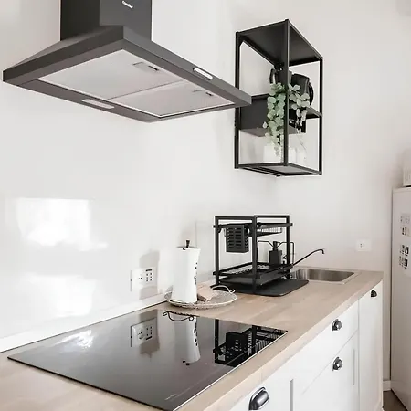 2 Bedroom Gem Near Fast Wi Fi Kademy House Milan