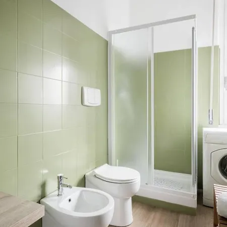 2 Bedroom Gem Near Fast Wi Fi Kademy House Apartment Milan