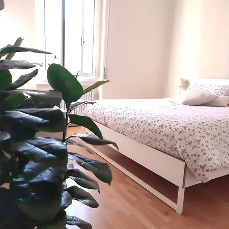 Apartamento 2 Bedroom Gem Near Fast Wi Fi Kademy House *